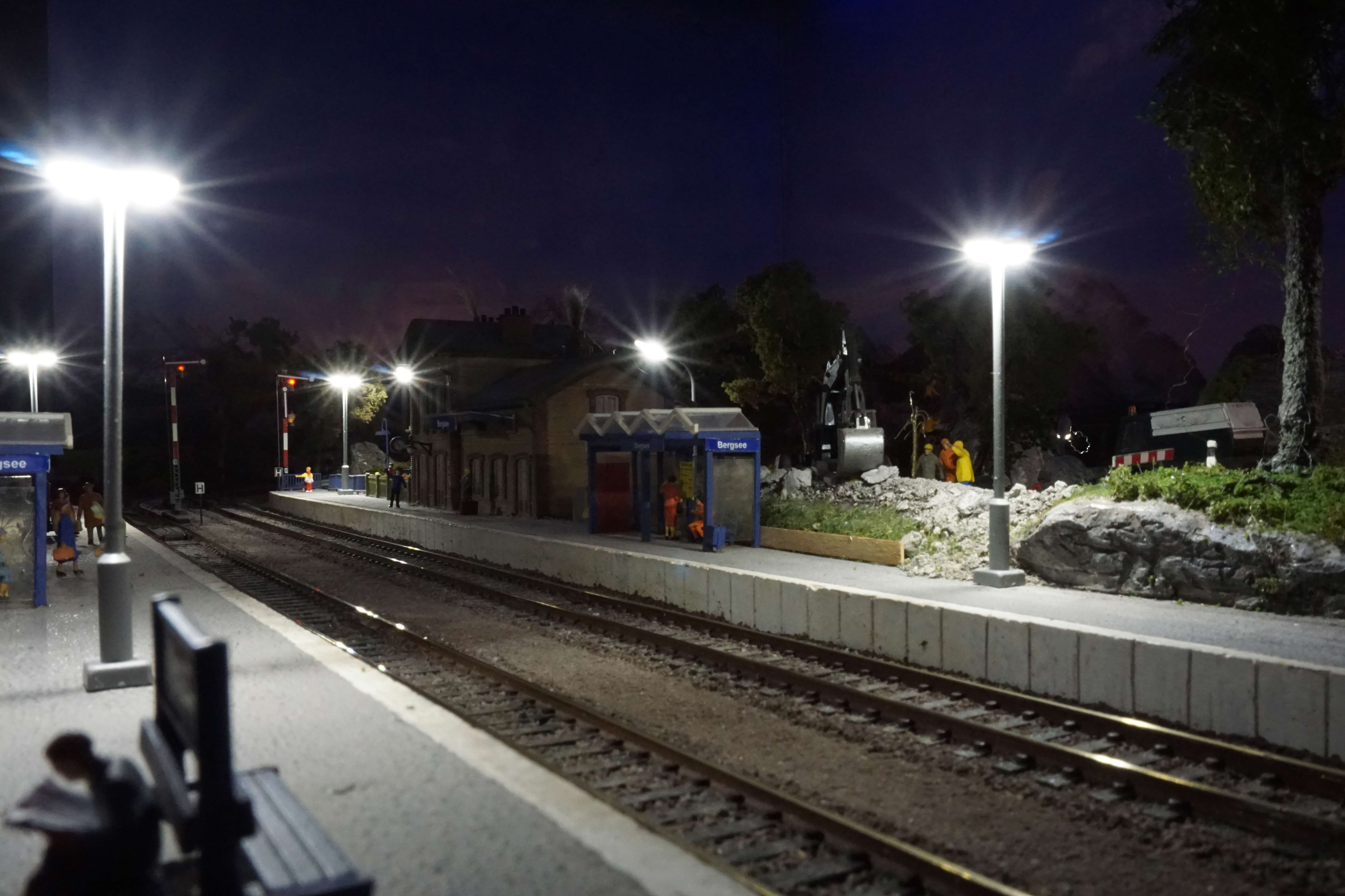 2021 0404 Bahnhof Nacht 4